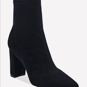 💫MARC FISHER LTD Women's Umeka 2 Block Heel Booties In Black Suede Size 8